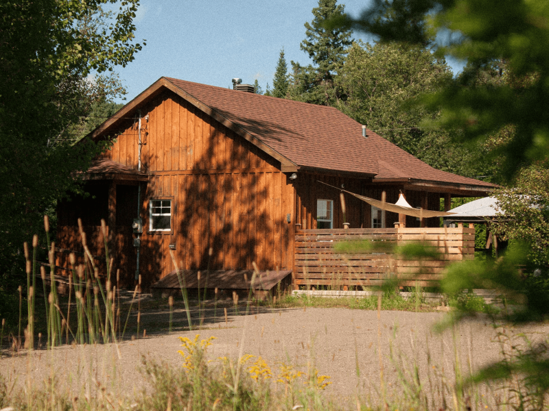 Kilomètre 42 - Louez un chalet en bois à Val-David